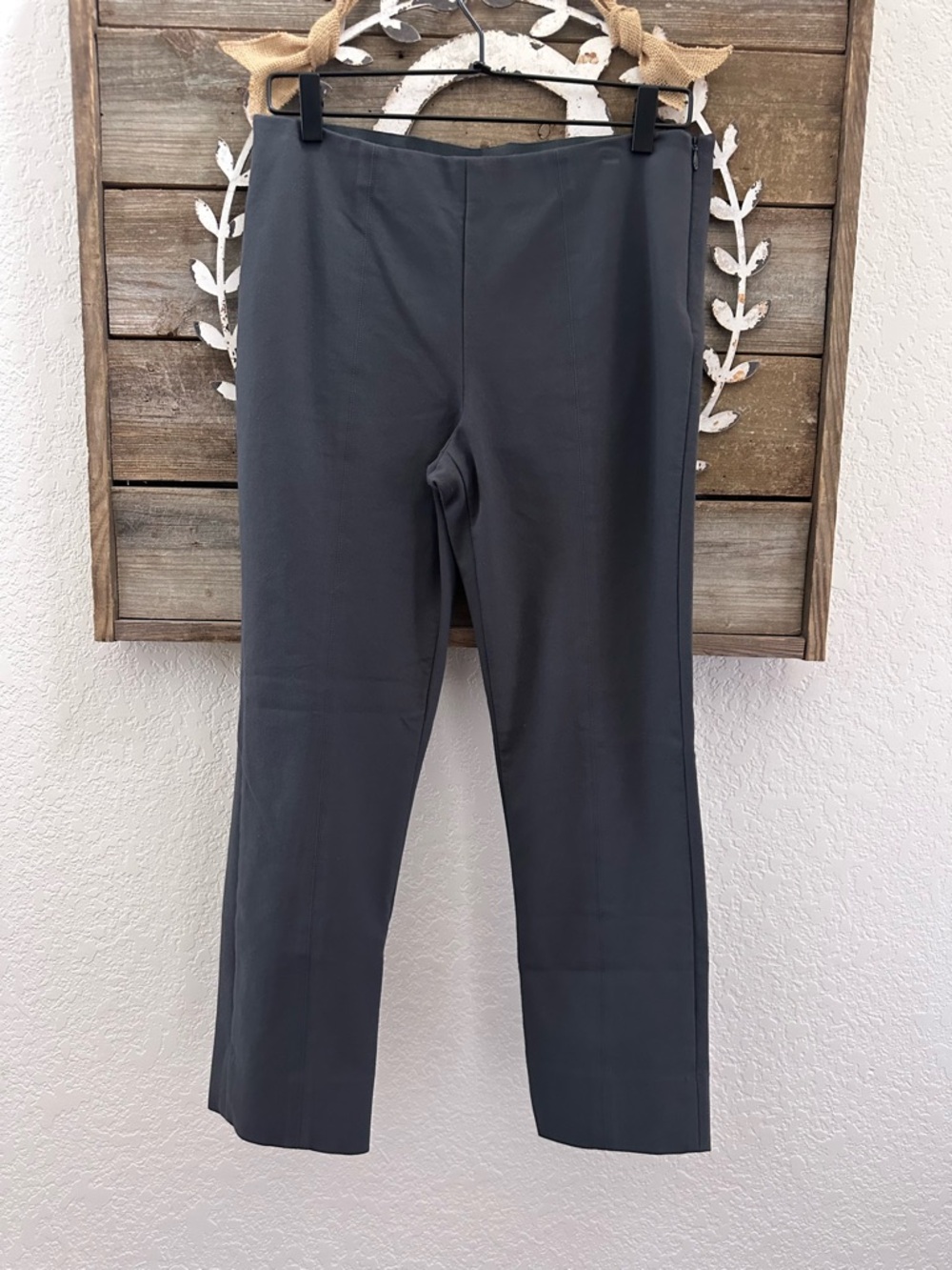 Vince. Dark Gray Cropped Leg Stretchy knit Dress Pants ladies Large